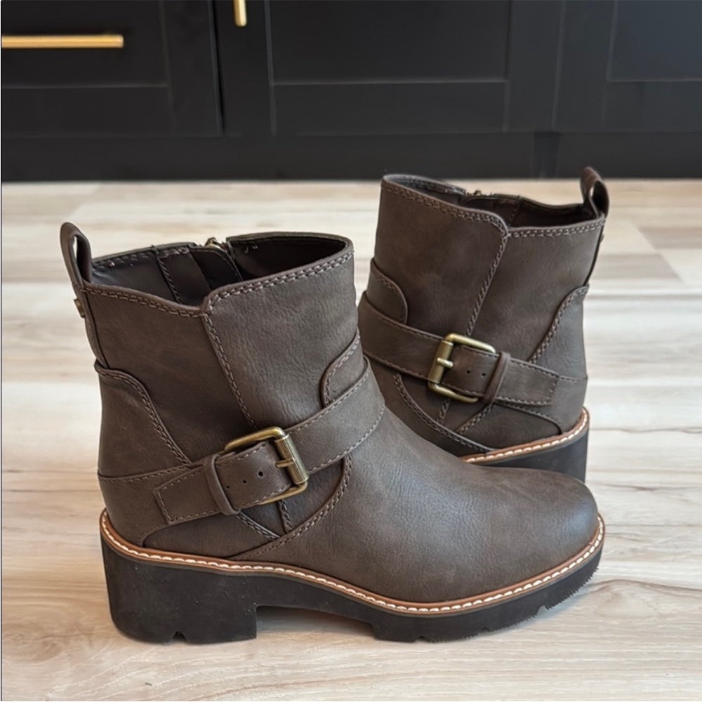 Naturalizer Cabaret-Moto Lug Sole Booties